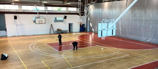 Estrenado el nuevo parquet del pabellón de Vinaròs