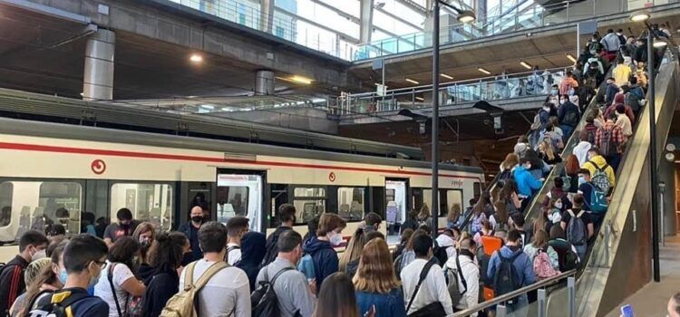 Rallo dice que el PSOE se compromete a recuperar todos los cercanías a Vinaròs y NNGG PP Vinaròs pide recuperar los 12 trenes