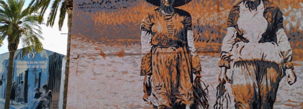 Fotos: La dona pagesa, en un mural a la Ràpita