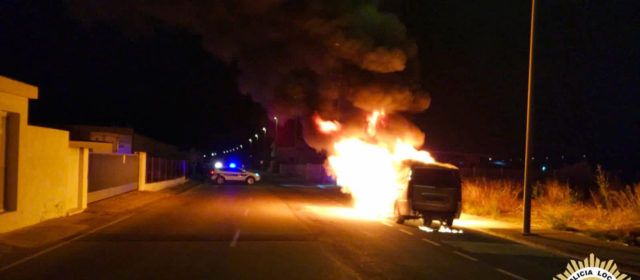 Incendiat un taxi al Camí Rossell de Vinaròs