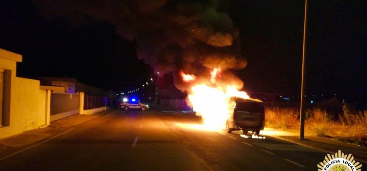 Incendiat un taxi al Camí Rossell de Vinaròs