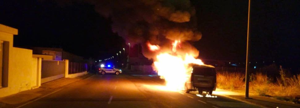 Incendiat un taxi al Camí Rossell de Vinaròs