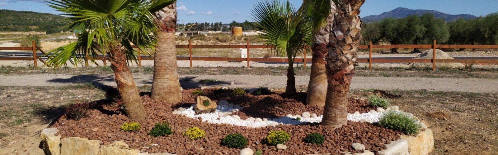 Els alumnes del programa Et Formem adeqüen el parc de la Paret Blanca de Vinaròs