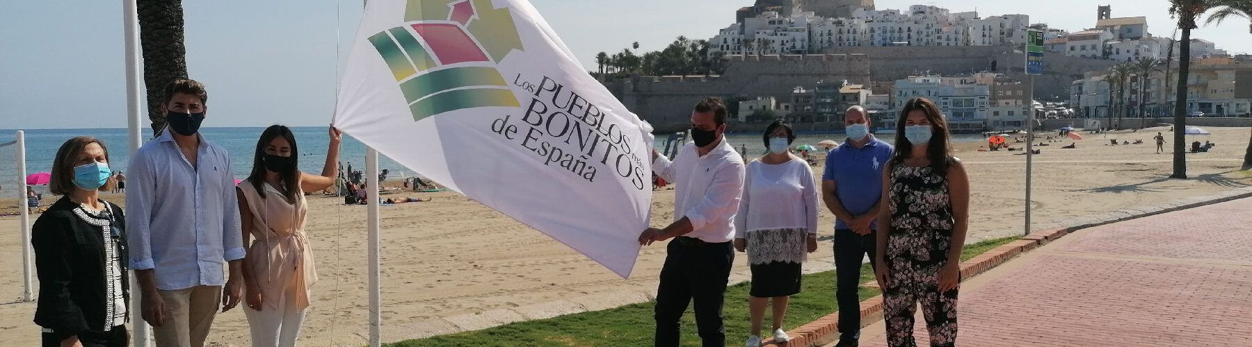 Peníscola celebra el Dia Nacional dels Pobles més Bonics d’Espanya amb la hissada de la bandera acreditativa