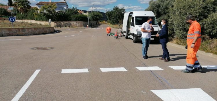 L’Ajuntament de Peníscola millora la senyalització vial en múltiples punts del municipi
