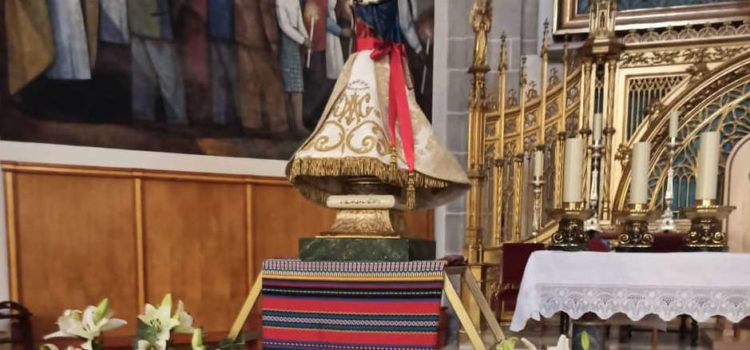 Fotos: Altar per al Pilar a Vinaròs
