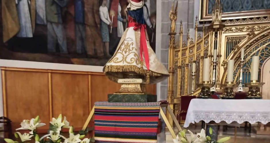 Fotos: Altar per al Pilar a Vinaròs