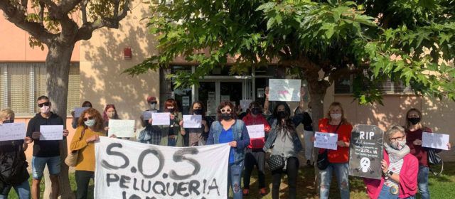 Peluqueros de Vinaròs piden ante Hacienda la bajada del IVA