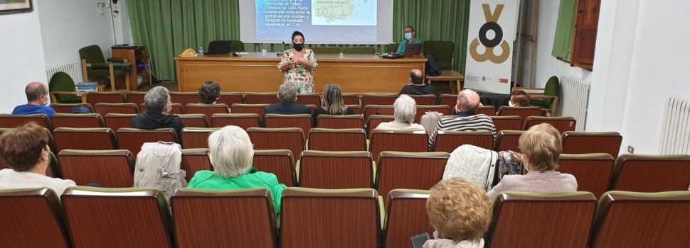 21 alumnes de Vilafranca emprenen el curs de l’UJI per a majors sense desplaçaments