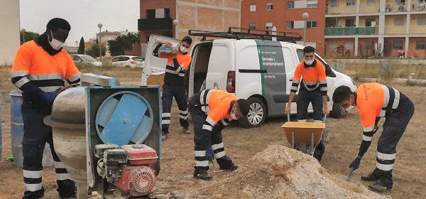 5 joves tutelats i extutelats comencen a treballar a la Brigada Municipals d’Amposta dins el programa Treball i Formació