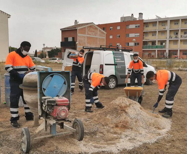 5 joves tutelats i extutelats comencen a treballar a la Brigada Municipals d’Amposta dins el programa Treball i Formació