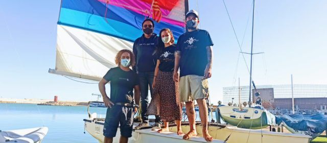 De Barcelona a Cádiz, a vela pero con vuelco en aguas de Peñíscola
