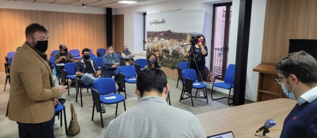 El Ayuntamiento presenta a los vecinos de Sant Jordi el proyecto del huerto solar más importante de la provincia