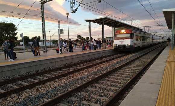 Trens Dignes al Maestrat demana recuperar d’immediat totes les freqüències de mitjana distància