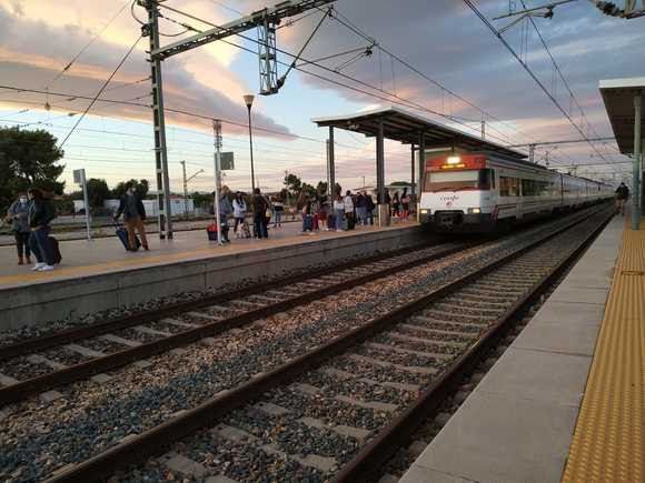 Trens Dignes al Maestrat demana recuperar d’immediat totes les freqüències de mitjana distància