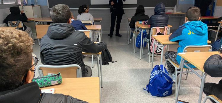 L’Ajuntament d’Alcalà-Alcossebre continua les xarrades preventives contra l’assetjament escolar als alumnes de l’IES Serra d’Irta