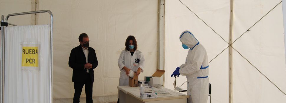 Alcalà-Alcossebre instal·la sis carpes per a augmentar l’espai útil en els centres de salut d’Alcalà i Alcossebre