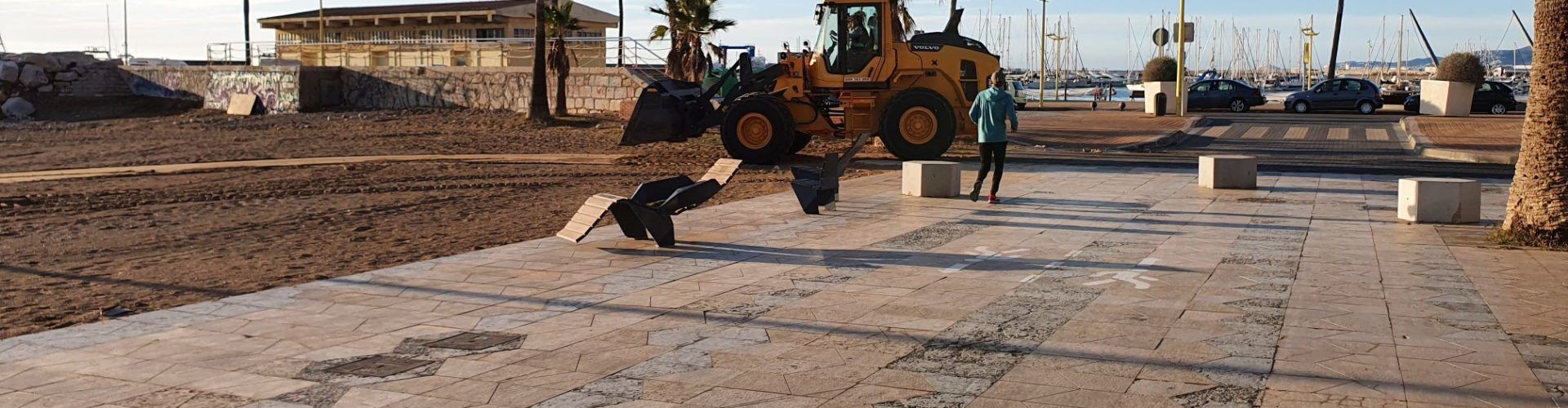 Fotos: manteniment de platges a Vinaròs