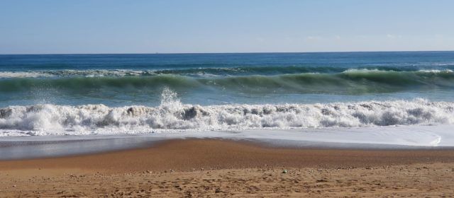 Fotos: Mar embravit al Fortí de Vinaròs
