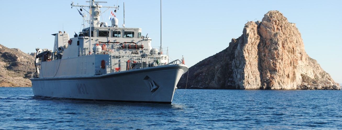La Armada Española localiza e identifica la avioneta siniestrada en aguas próximas al Delta del Ebro