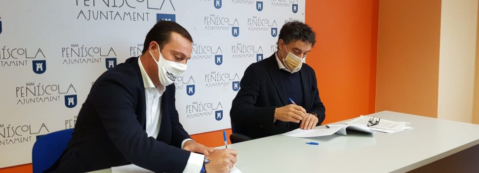 Colomer firma en Peñíscola el convenio para fomentar el turismo cinematográfico en el municipio y en la Comunitat Valenciana