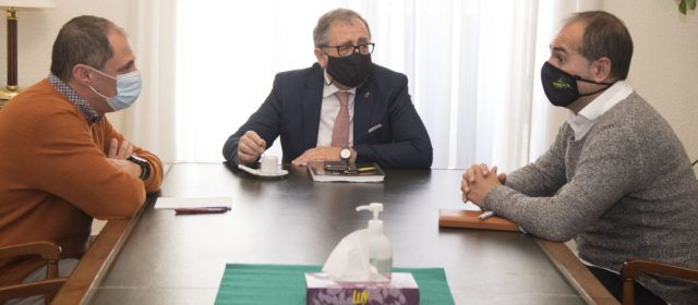 El president de la Diputació i l’alcalde de Traiguera aborden el problema de la inexistència de depuradora a la Font de la Salut