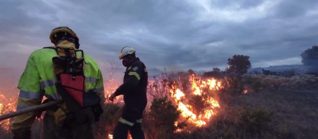 Fotos: incendio de vegetación en Catí