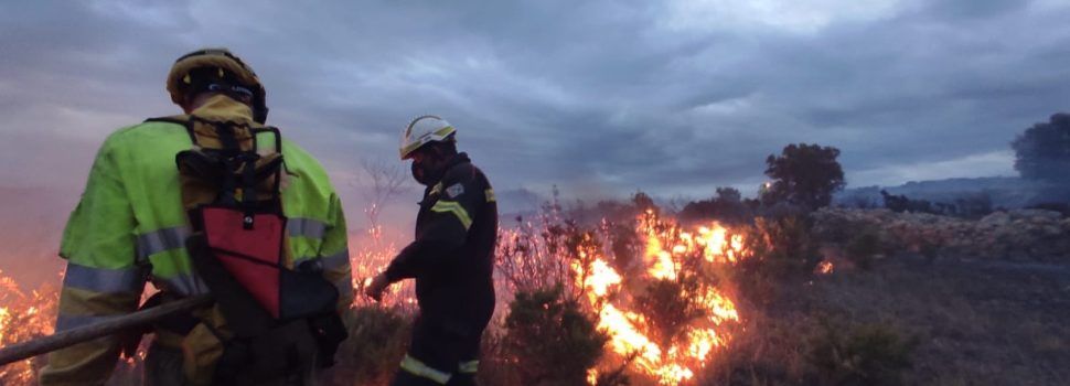 Fotos: incendio de vegetación en Catí