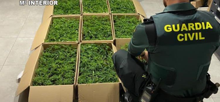 Dos detenidos en Vinaròs al intentar transportar droga en un vehículo