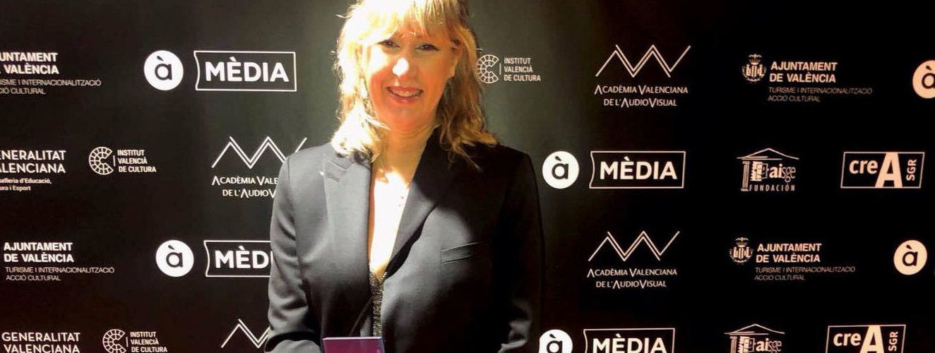 Inés Roig, de Vinaròs, gana el premio al mejor vestuario en la Gala del Audiovisual Valencià