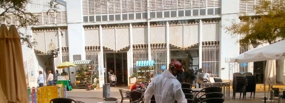 Els bombers desinfecten Vinaròs i les altres ciutats castellonenques més afectades ara per la pandèmia