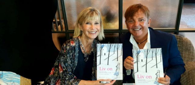 Una subhasta d’Olivia Newton-John en benefici del tractament del càncer inclou una il·lustració de l’ebrenc Ignasi Blanch