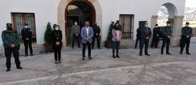 El Ayuntamiento de Peñíscola se ha sumado al minuto de silencio por las víctimas de la violencia de género