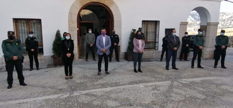 El Ayuntamiento de Peñíscola se ha sumado al minuto de silencio por las víctimas de la violencia de género