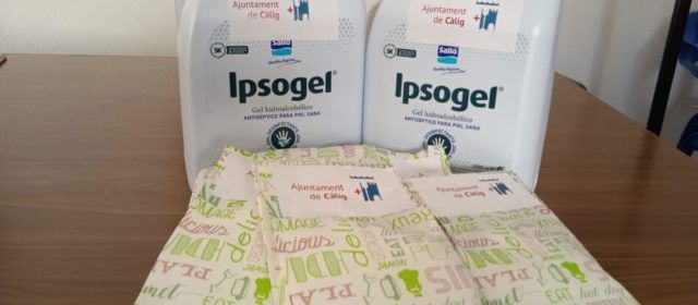 L’Ajuntament de Càlig repartix mascaretes KN95 i gel hidroalcohòlic a les empreses de la població