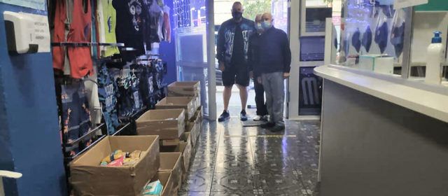 System Sport lliura menjar enllaunat a Cáritas Vinaròs