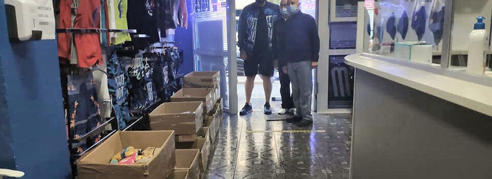 System Sport lliura menjar enllaunat a Cáritas Vinaròs