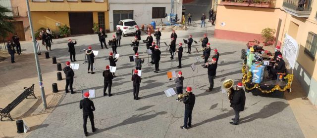Concertet nadalenc de la banda de Canet pels carrers del poble