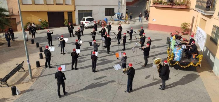 Concertet nadalenc de la banda de Canet pels carrers del poble