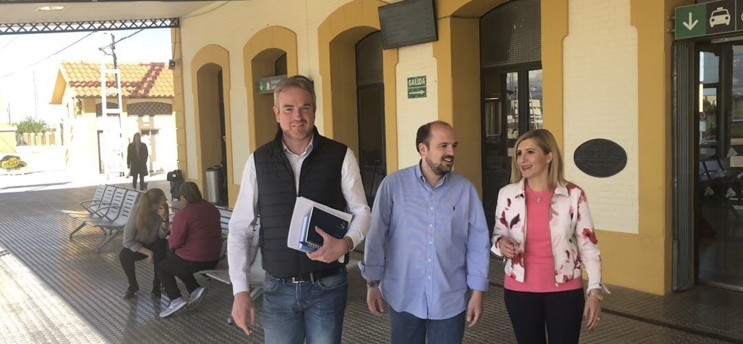 PP Vinaròs: El PSOE mantiene seis meses después el recorte de 10 trenes al día entre Vinaròs y Castellón