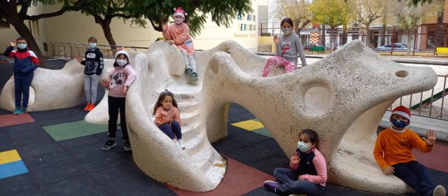 El CEIP Marqués de Benicarló participà en el concurs de targes nadalenques