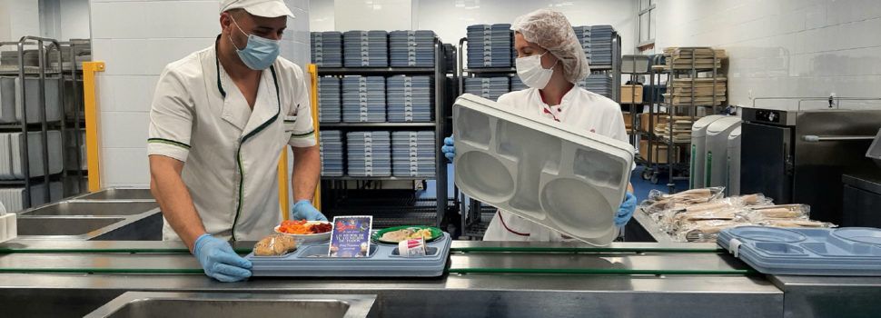 Los hospitales castellonenses ofrecen menús especiales para hacer más agradable la estancia de pacientes en Navidad