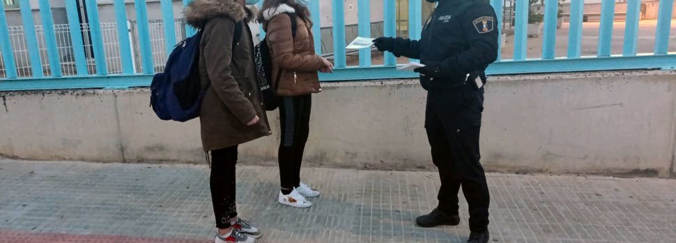 La Policia Local d’Alcalà-Alcossebre realitza una campanya informativa sobre l’ús dels vehicles de mobilitat personal