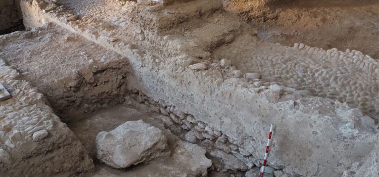 Més troballes de la història de Vinaròs a la Cotxera de Batet, com  nous trams de la muralla i restes de projectils del XVII (i II)