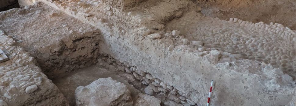 Més troballes de la història de Vinaròs a la Cotxera de Batet, com  nous trams de la muralla i restes de projectils del XVII (i II)
