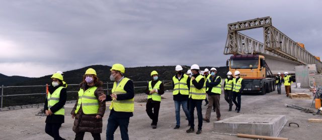 Delegada del govern i els alcaldes de Morella, Alcañiz i Vinaròs visiten les obres de la N-232