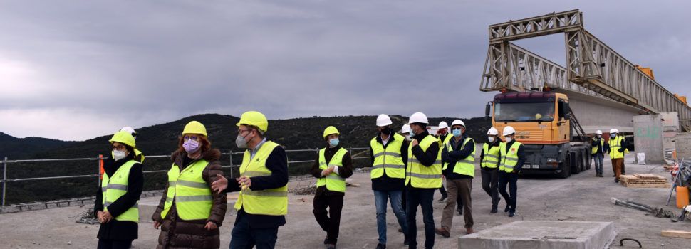 Delegada del govern i els alcaldes de Morella, Alcañiz i Vinaròs visiten les obres de la N-232