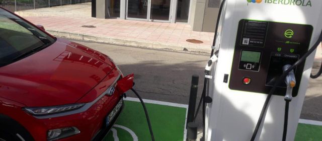 La electrolinera de Santa Magdalena entra en funcionament