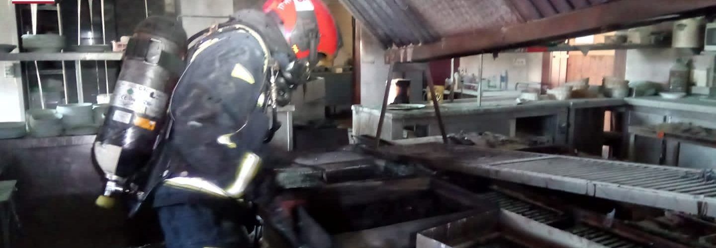 Un ferit en incendiar-se un restaurant a la Ratlla del Terme a Benicarló