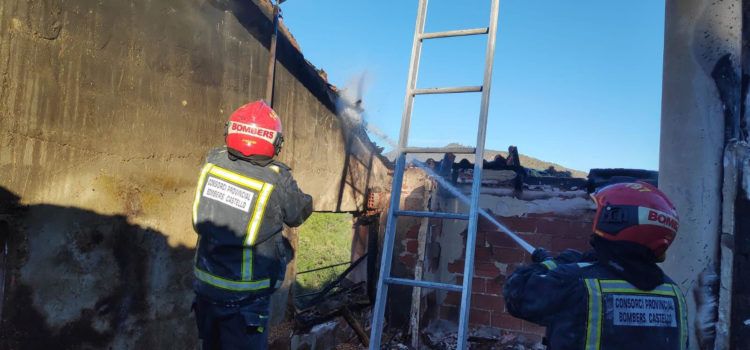 Incendios ocasionados por chimeneas en viviendas de Càlig, Peníscola, Benicàssim y Artana